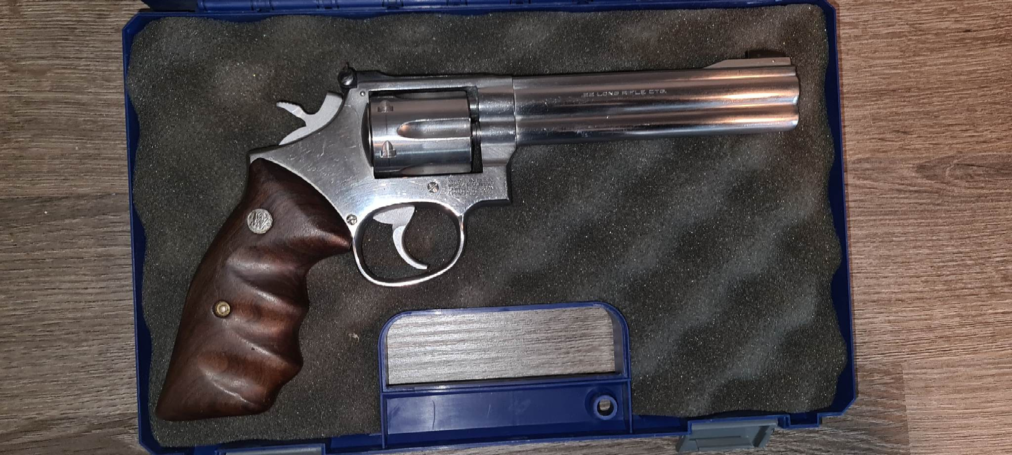Smith & Wesson 617